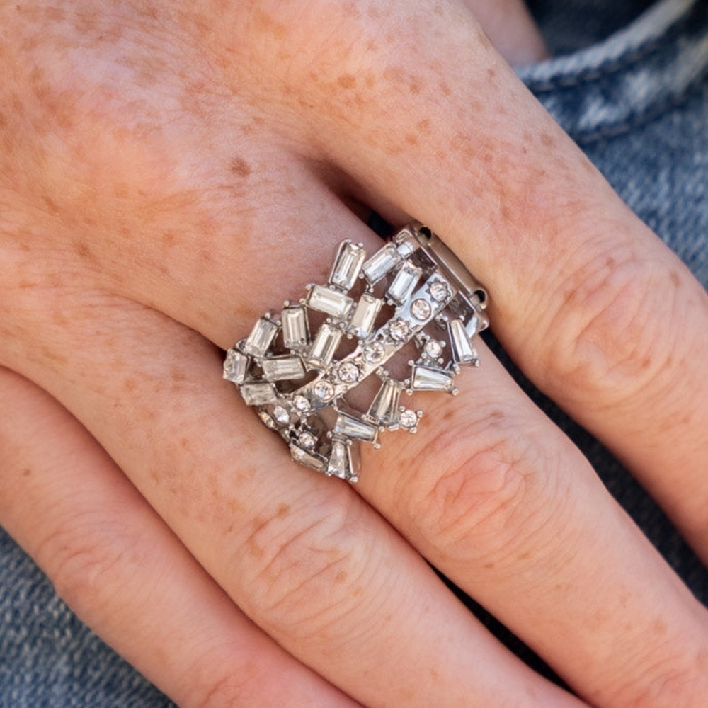 Elegant Silver Women's Ring